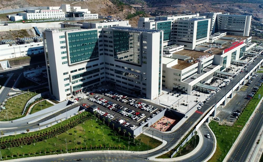 İzmir Şehir Hastanesi Kapılarını Açtı: Ege’nin Yeni Sağlık Üssü Hakkında Her Şey