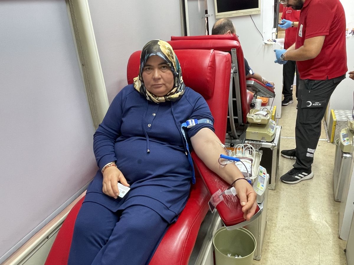 KUMLUCA BU KAMPANYADA BULUŞUYOR: BİR ÜNİTE KANLA HEM BİR ÇOCUĞA UMUT OL HEM DOĞAYA 3 FİDAN BIRAK!